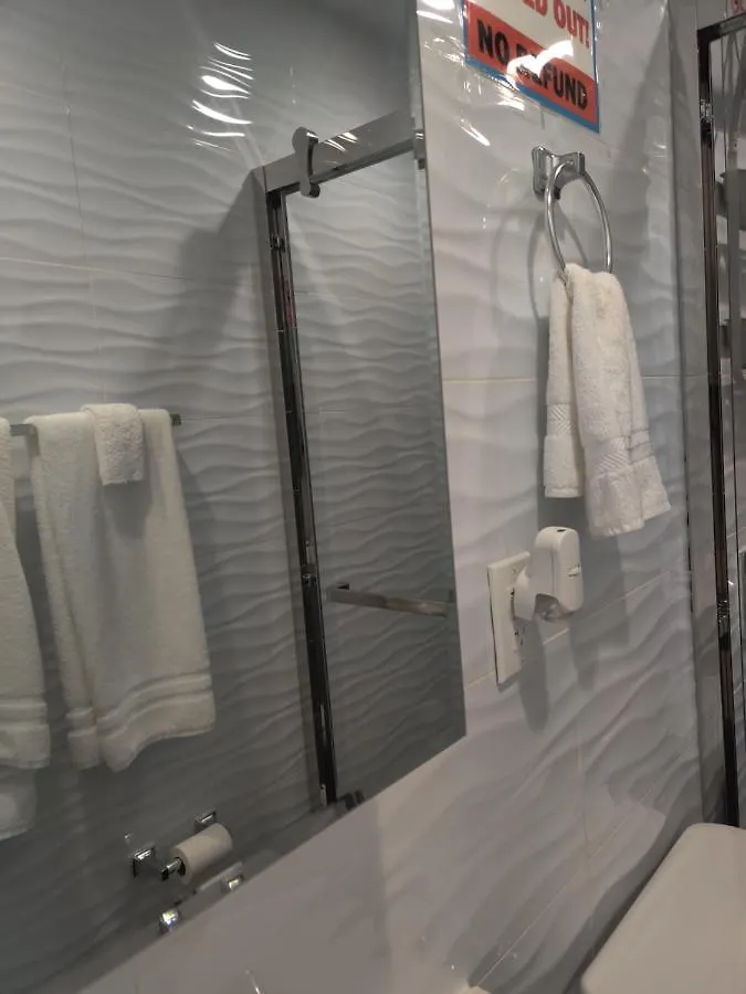 **New** Private Rooms In House New York USA